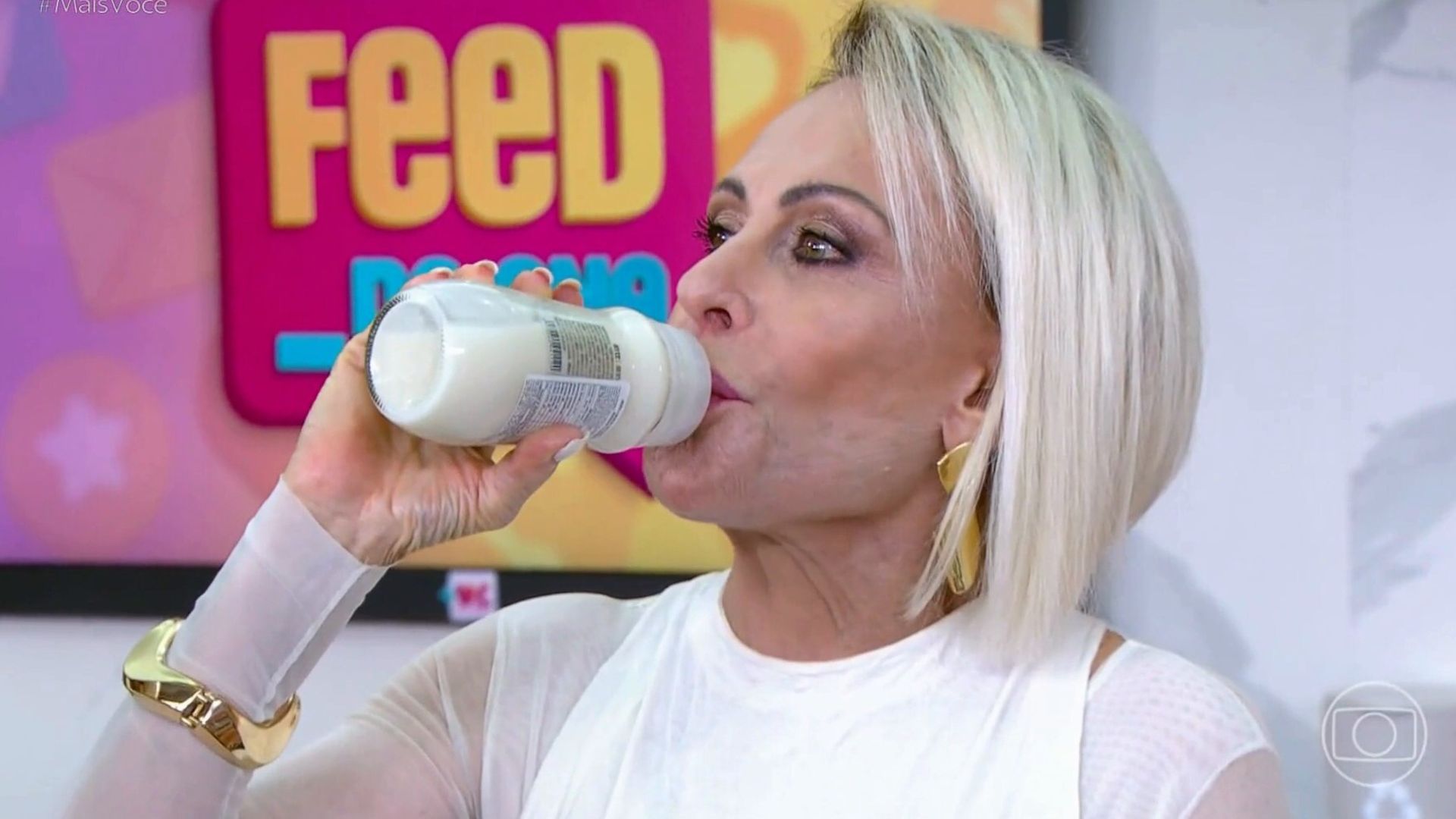 ‘Não tive a fase oral’: Ana Maria Braga toma mamadeira no ‘Mais Você’