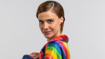 Ex-paquita Stephanie Lourenço lamenta ataques após relatar homofobia: ‘Várias maneiras’
