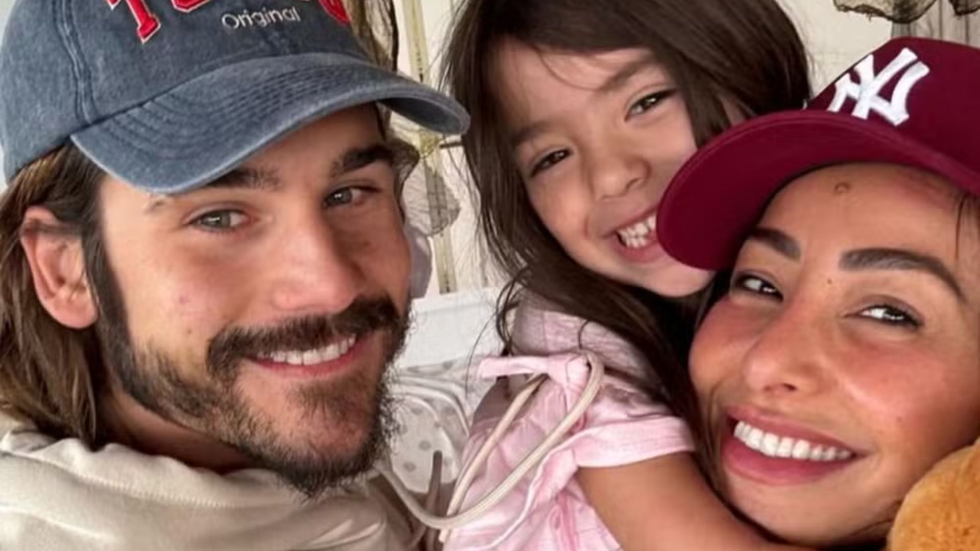 Videochamada de Nicolas Prattes e Zoe: gesto carinhoso surpreende; veja