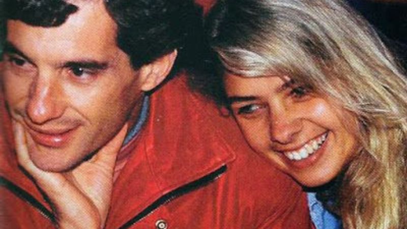 Adriane Galisteu se manifesta pela primeira vez após ser boicotada em série do Senna
