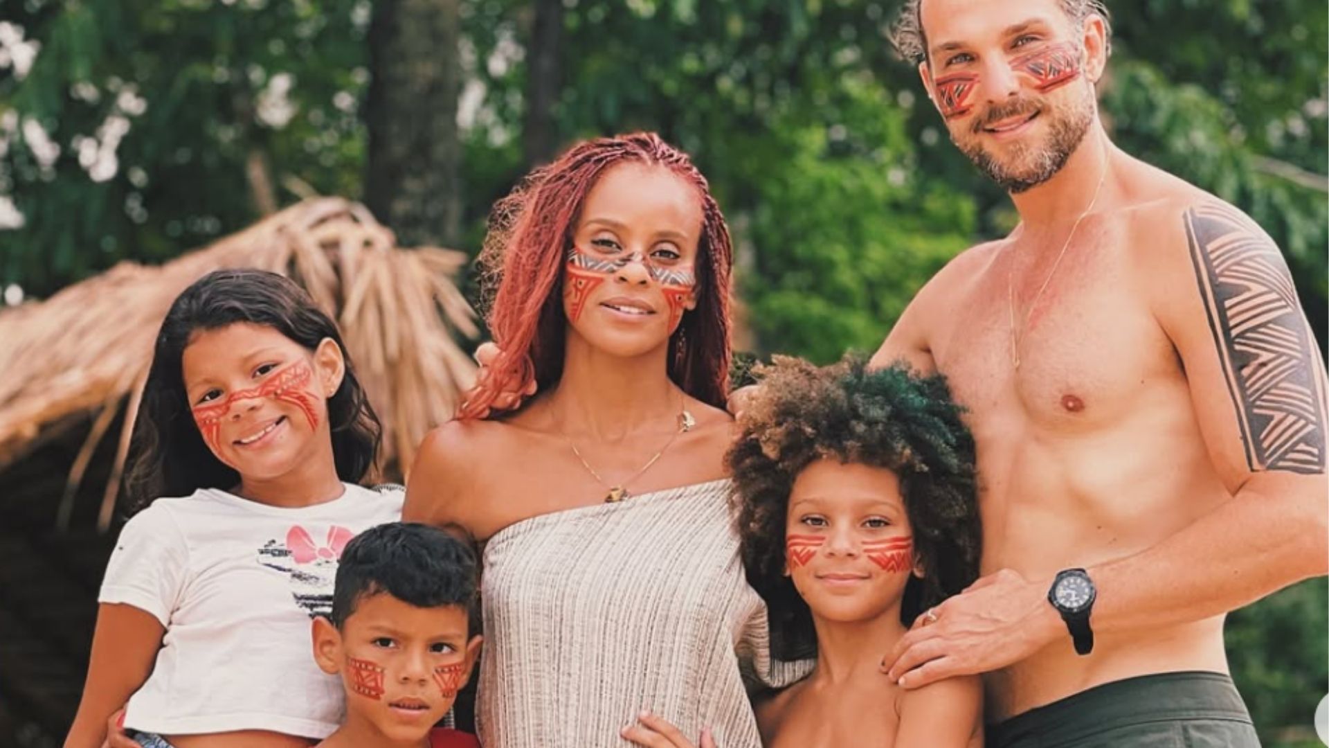 Aline Wirley comemora primeiro ano ao lado dos filhos adotivos: ‘História linda’