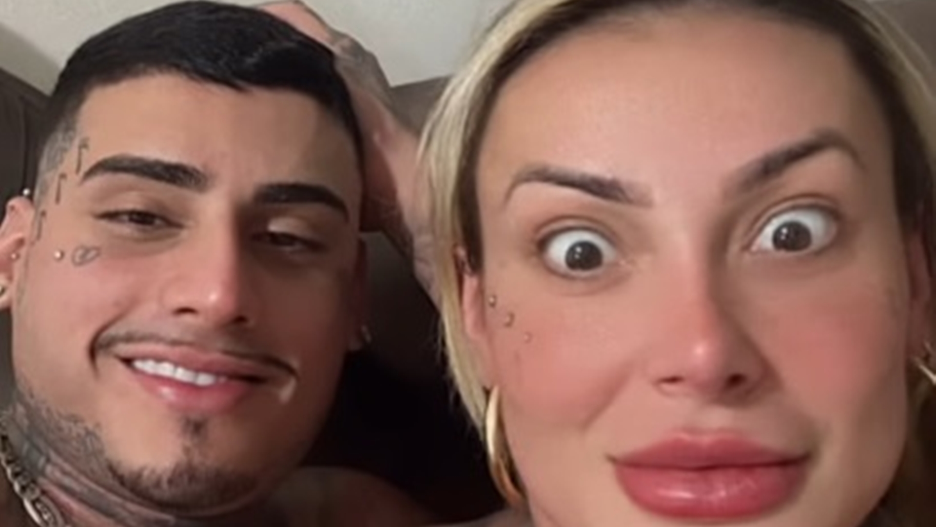 Andressa Urach flagra o namorado sem camisa e em momento estranho: ‘Só cinco litros’
