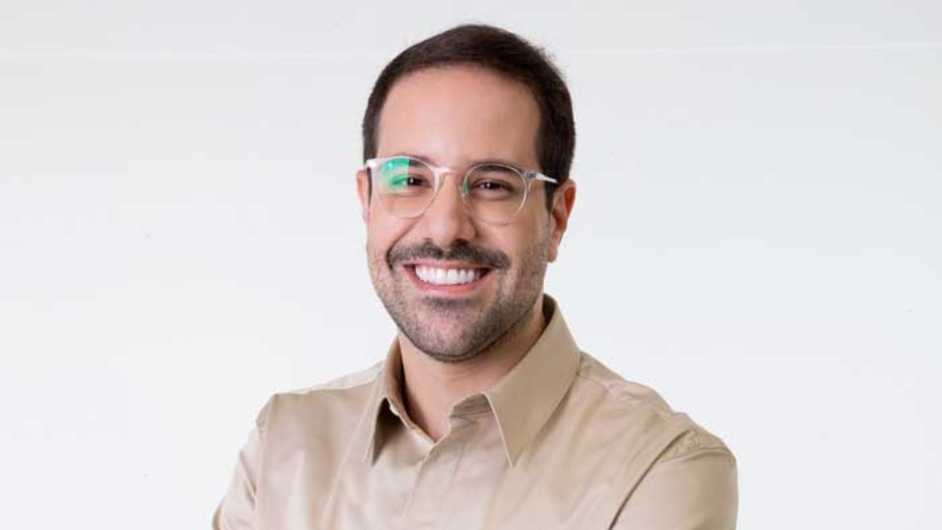 Sem espaço, Paulo Mathias é demitido do SBT 4 dias após cancelamento do Chega Mais