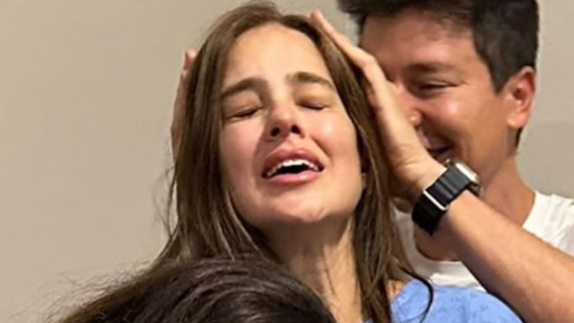 Esposa de Rodrigo Faro chora ao celebrar última sessão de radioterapia: ‘Alegria’