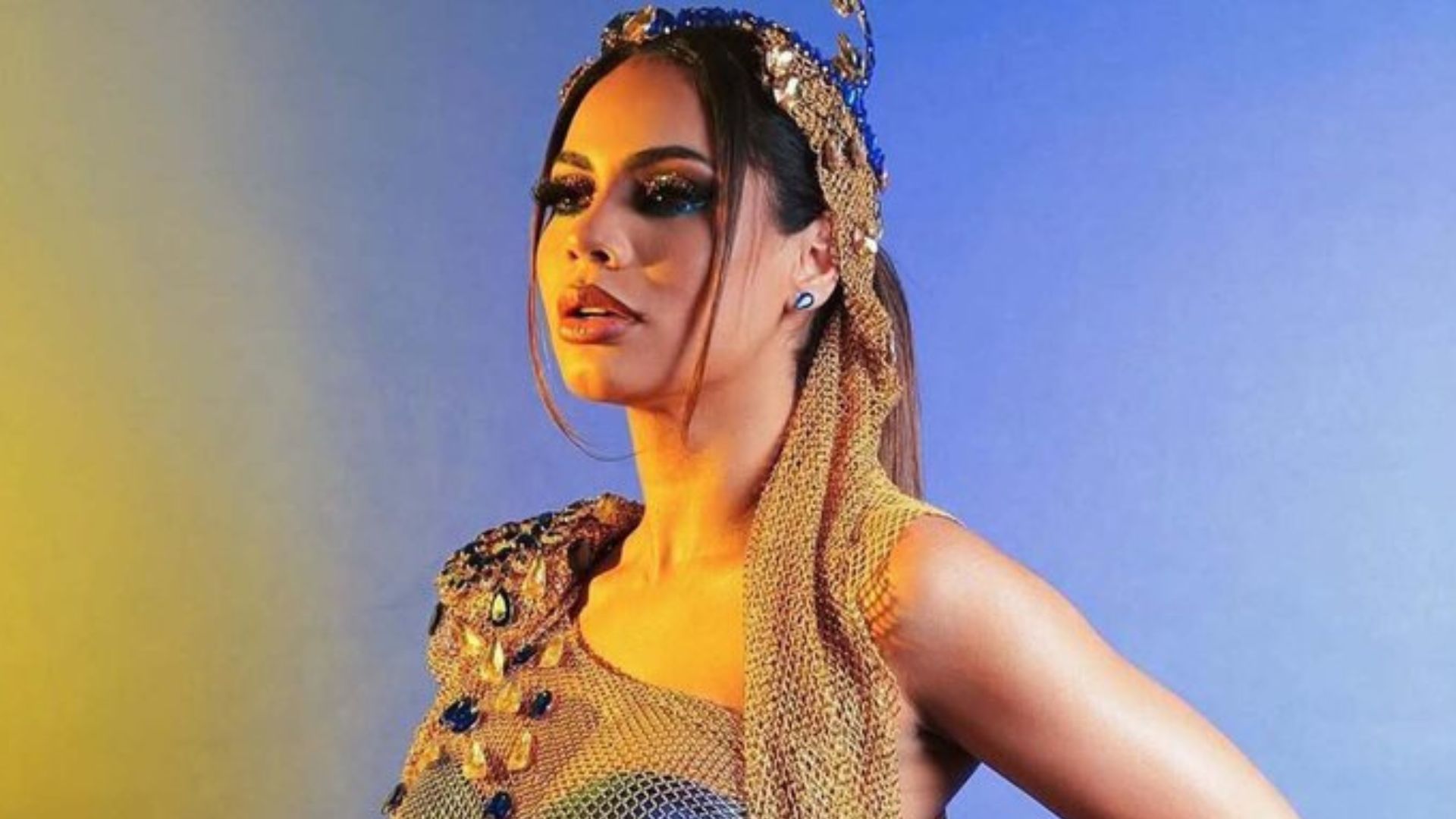 Grávida, Lexa exibe barrigão de quatro meses em desfile de Carnaval: ‘Lindeza’
