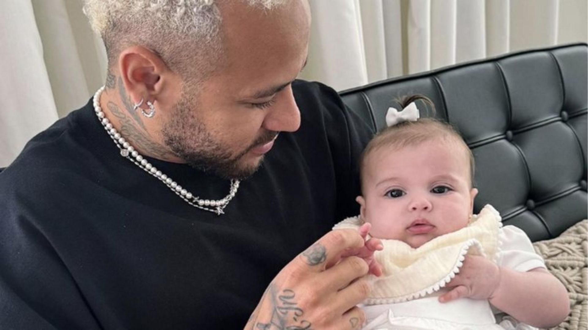 Qual é o estado de saúde de Helena, filha mais nova de Neymar após ida ao médico?