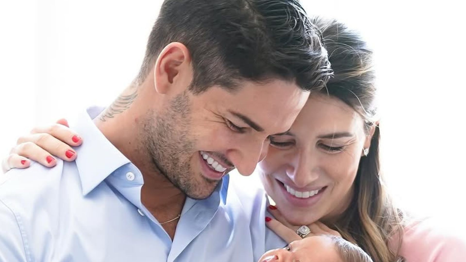 Rebeca Abravanel e Pato mostram foto raríssima do filho: ‘A cara do Silvio’