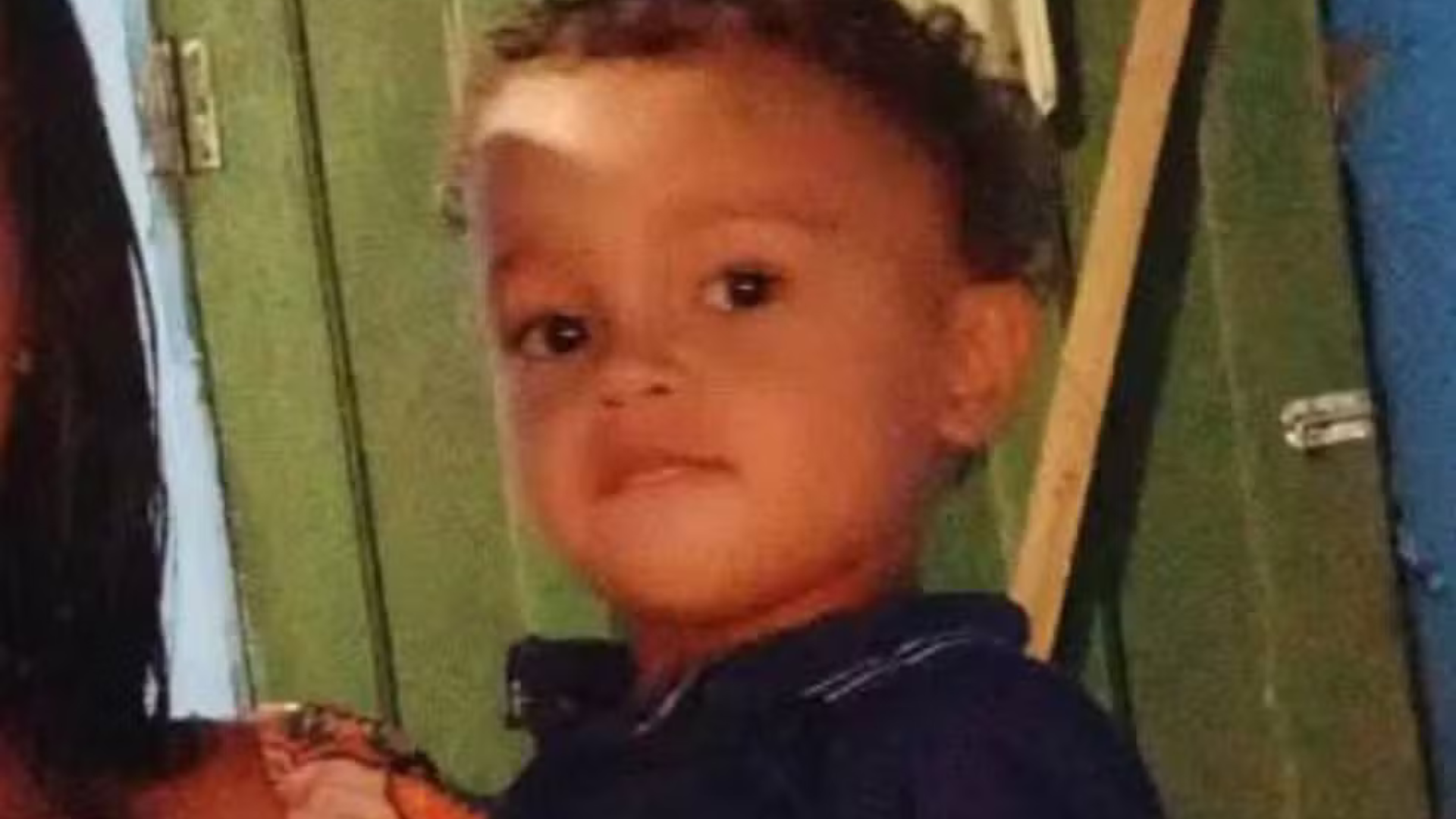 Menino de 2 anos morre após cair de moto pilotada pela mãe na Bahia