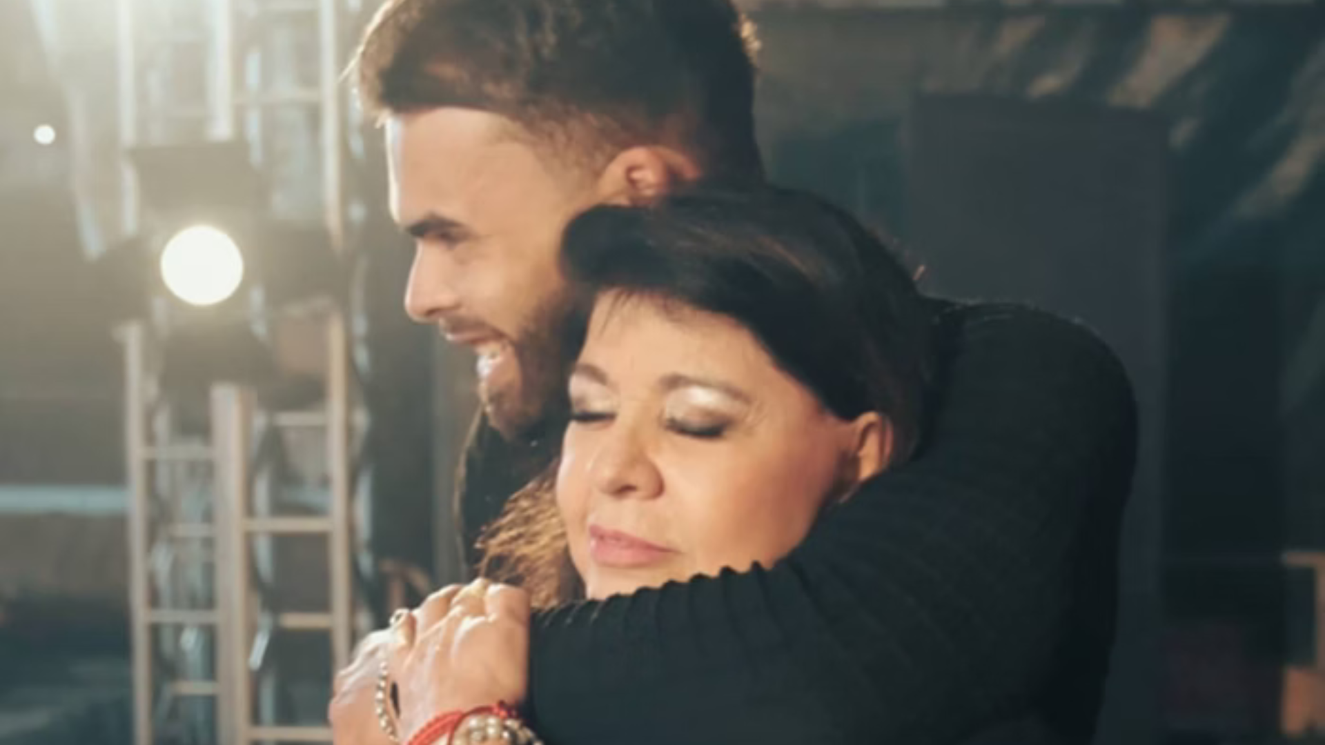 Roberta Miranda abre o jogo sobre affair com segurança e admite inseguranças