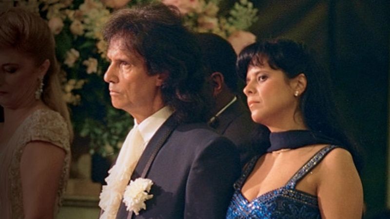 Roberto Carlos relembra 25 anos da morte da esposa e faz duro desabafo: ‘Primeira dama’