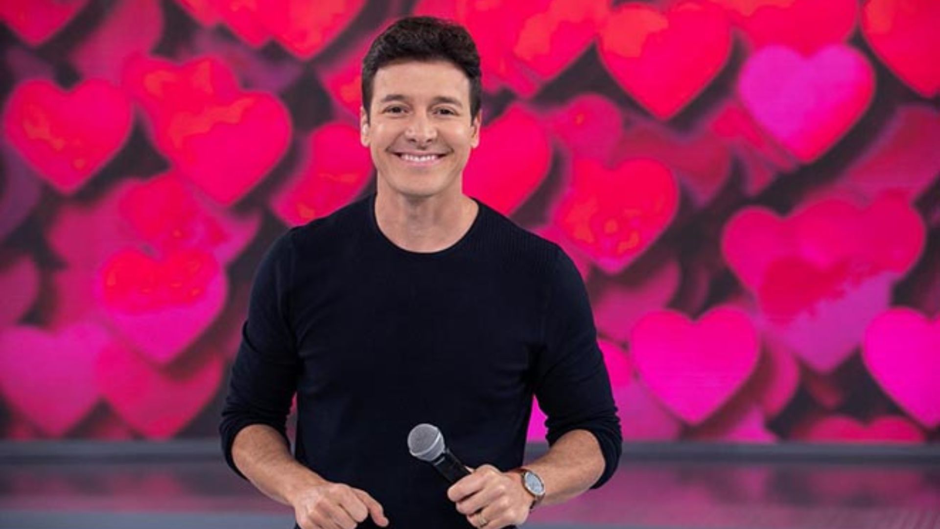 Público da web repercute saída de Rodrigo Faro da Record: ‘Candidato’