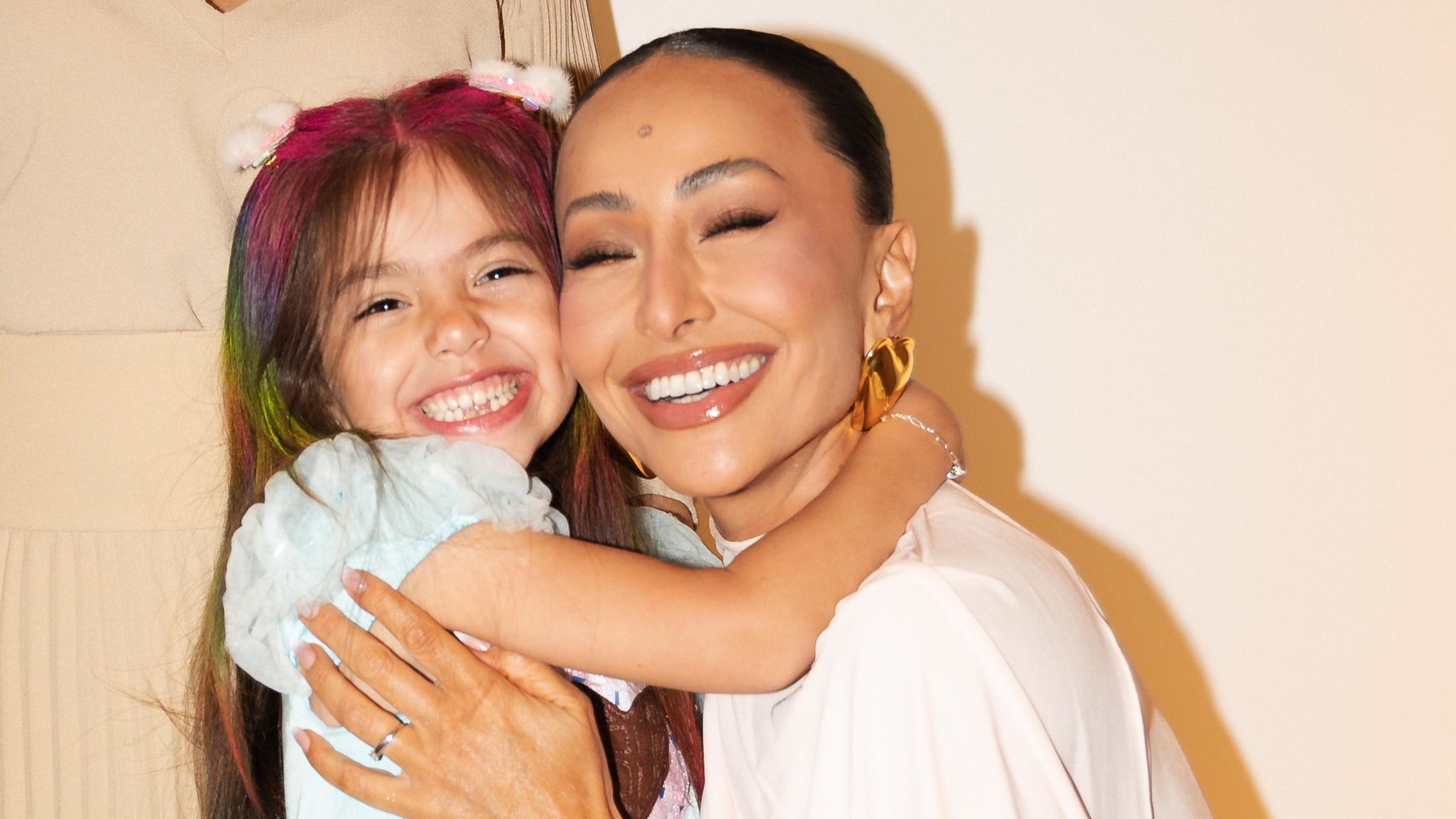 Grávida, Sabrina Sato se apavora ao expôr que a filha sofreu acidente: ‘Eu corri’