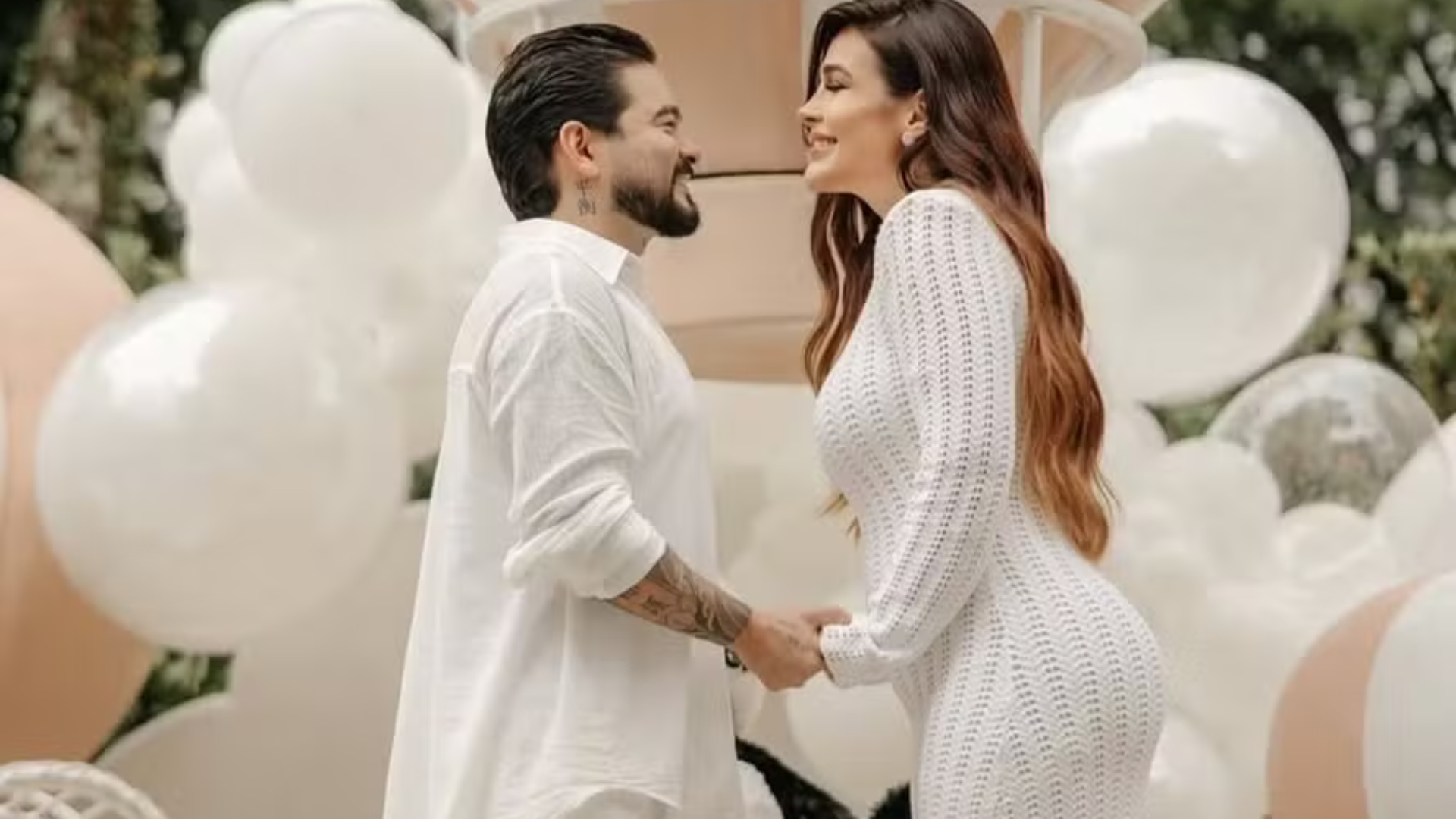 Yudi Tamashiro e a esposa fazem chá revelação e descobrem sexo do bebê
