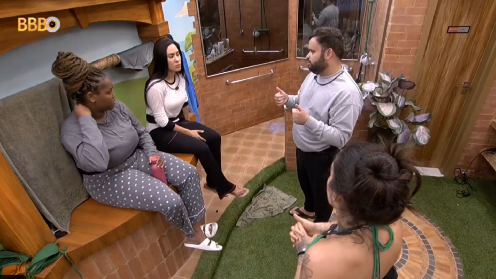 BBB24: Isabelle entra em defesa de Davi após acusações de brothers