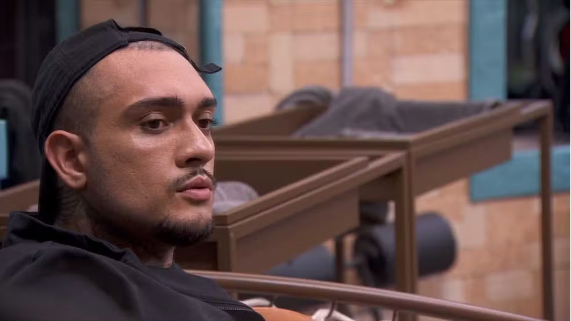BBB24: MC Bin Laden confessa arrependimento em briga com Isabelle