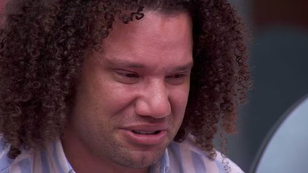BBB 24: Maycon se desespera e desaba após risco de eliminação: “Muito pesado”