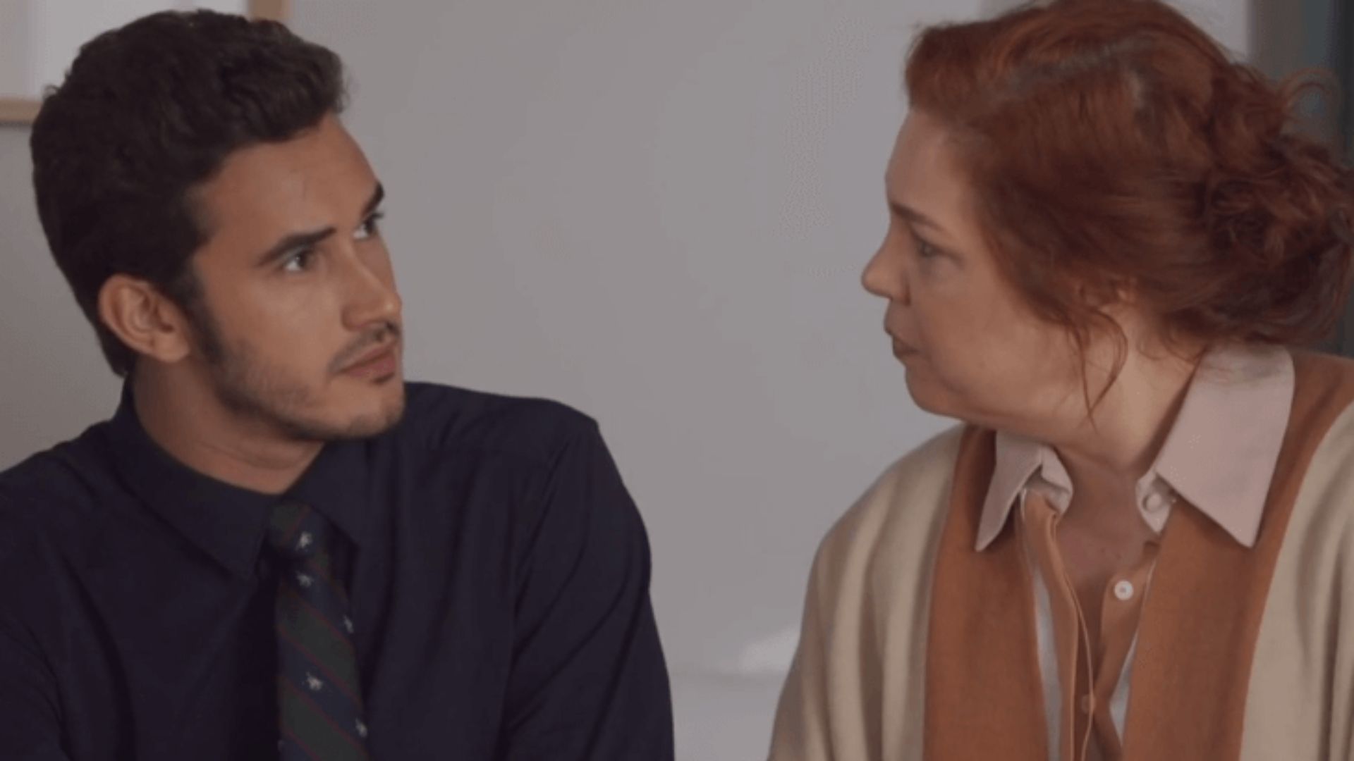 Elas por Elas: Giovanni encurrala Helena e dá ultimato: “Nunca mais!”