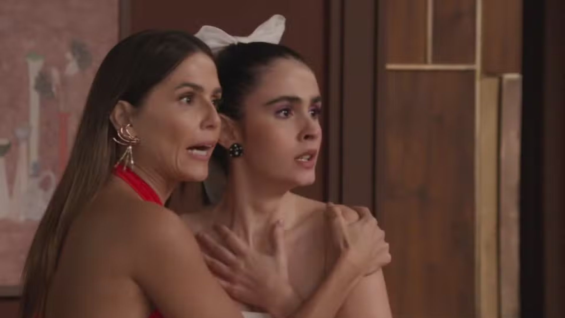 Elas por Elas: Pressionada, Cris revela golpe da barriga: “Tudo mentira!”
