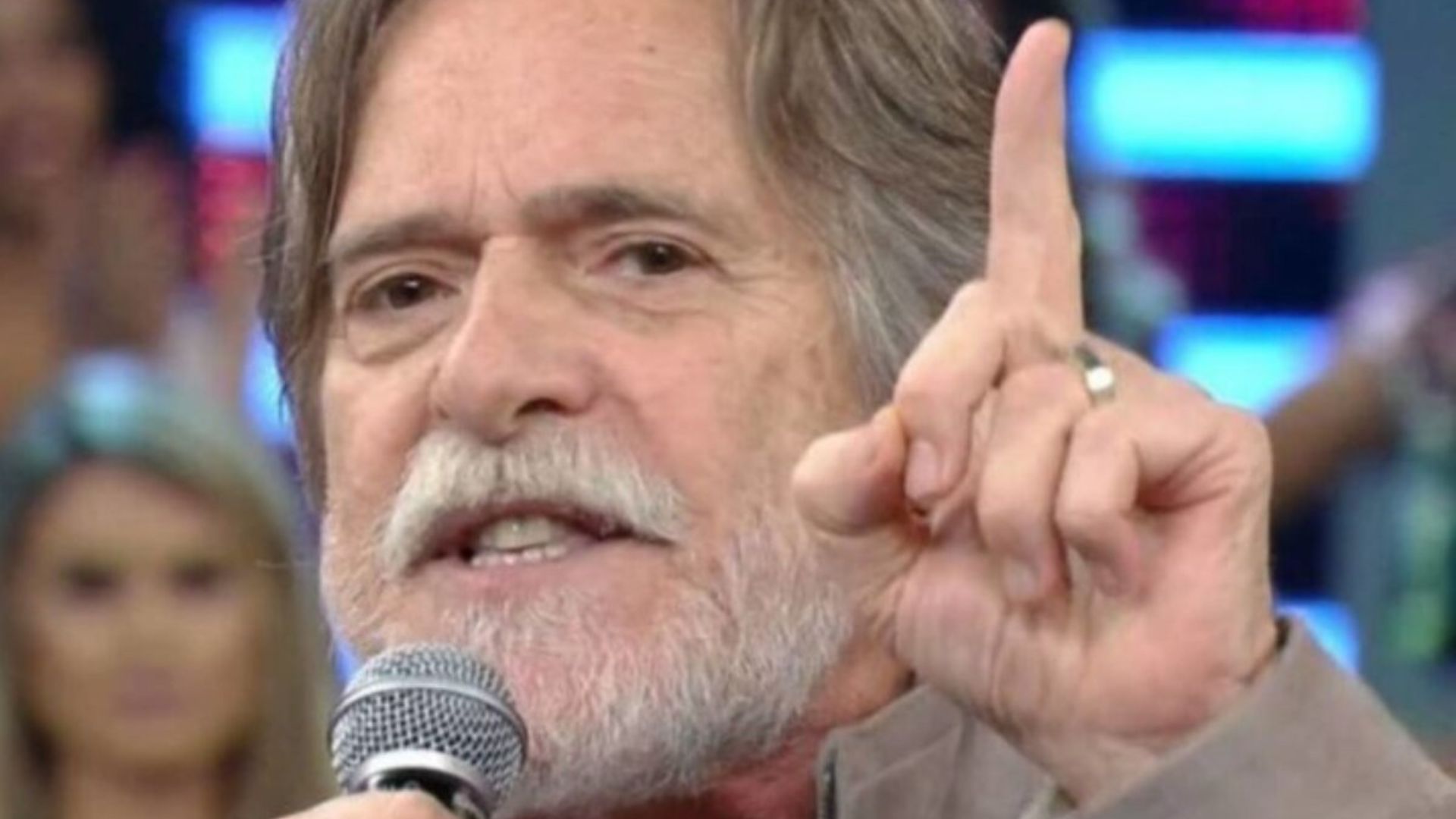 Revoltado, José de Abreu esculacha padres famosos: “Caras de plástico”