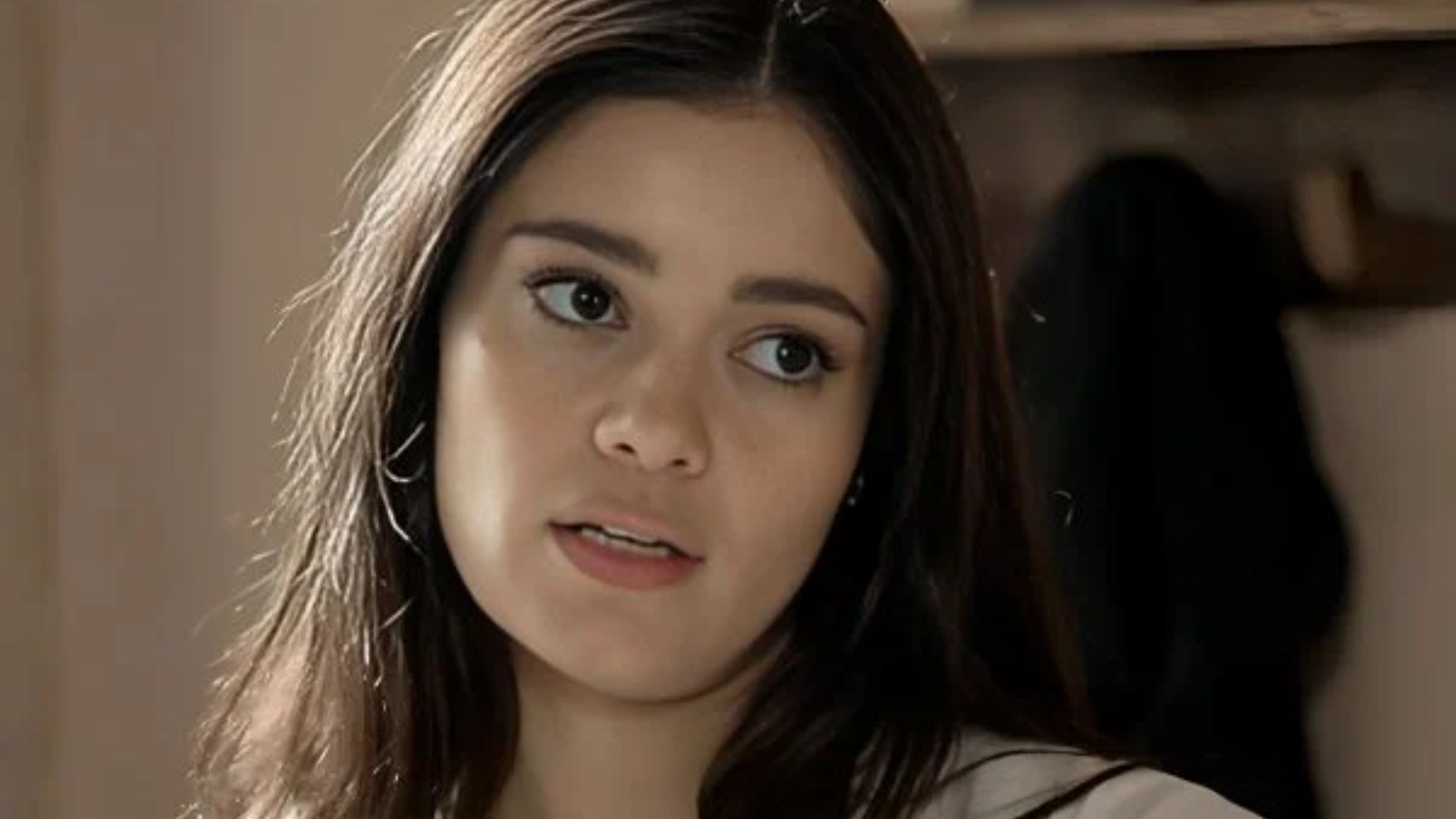 Renascer: Ao lado de Mariana, Eliana trama contra José Inocêncio