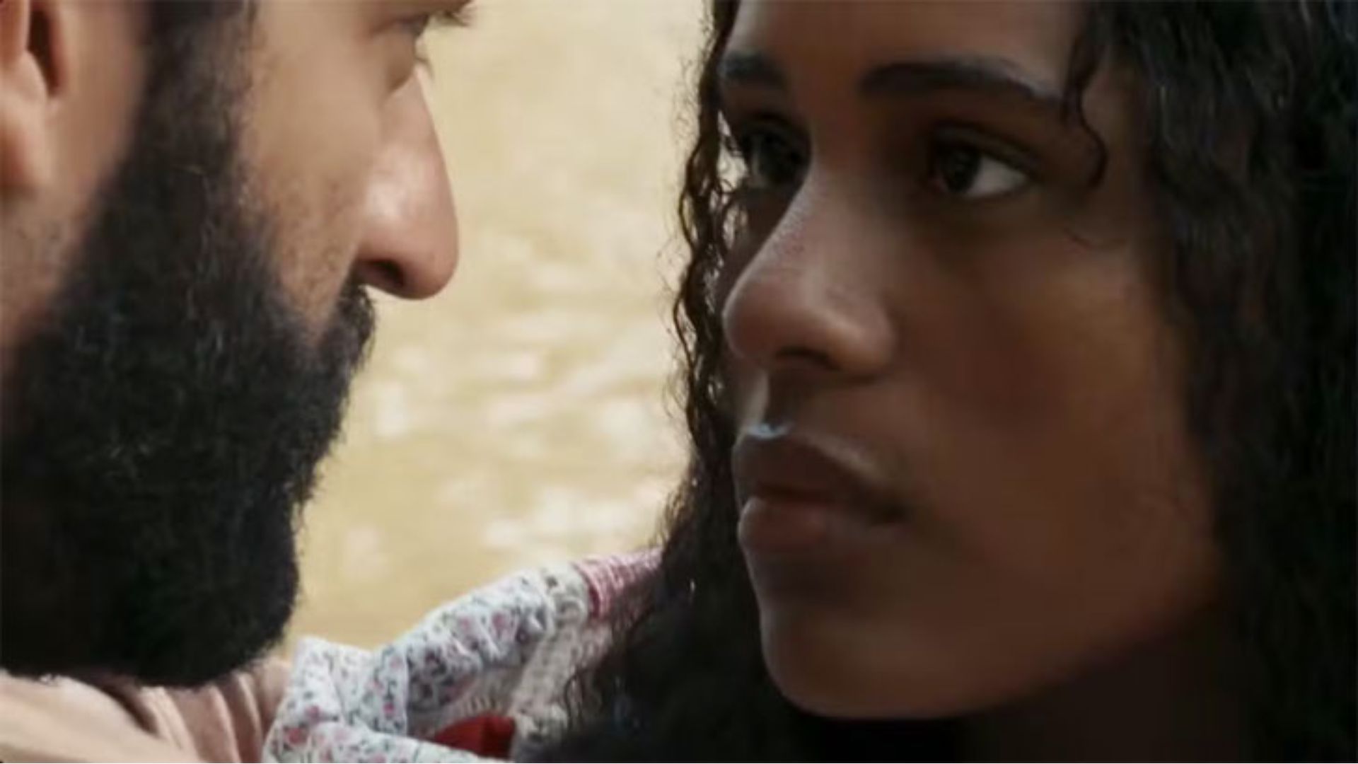 Renascer: Apaixonado, José Inocêncio beija Maria Santa e causa confusão