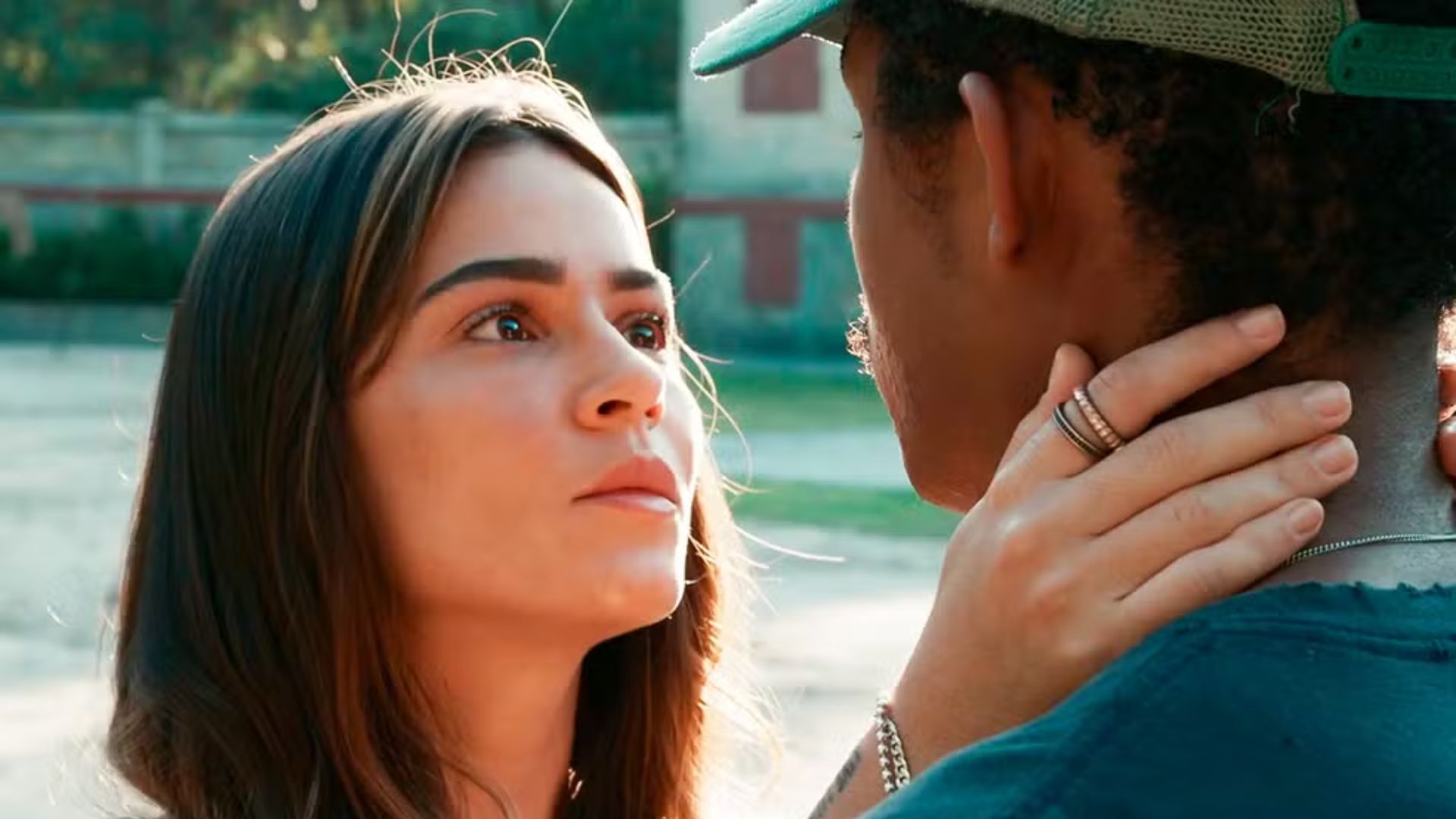 Em Renascer, Sandra toma decisão e implora para João Pedro: “Por favor, não me odeie”