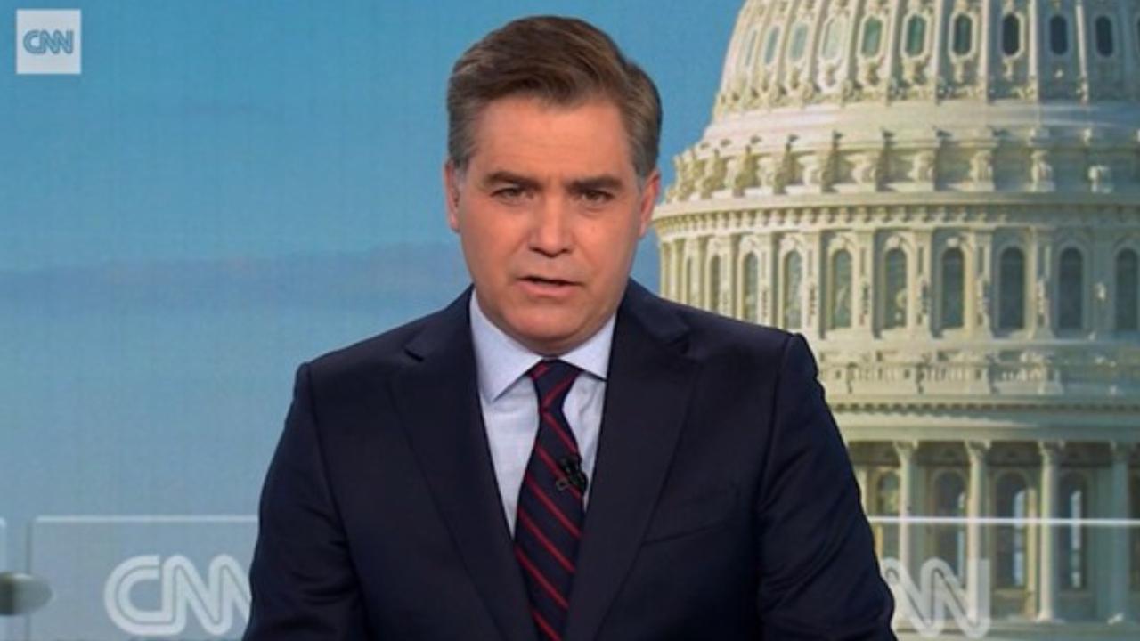 Âncora da CNN pede demissão ao vivo durante jornal; assista o momento