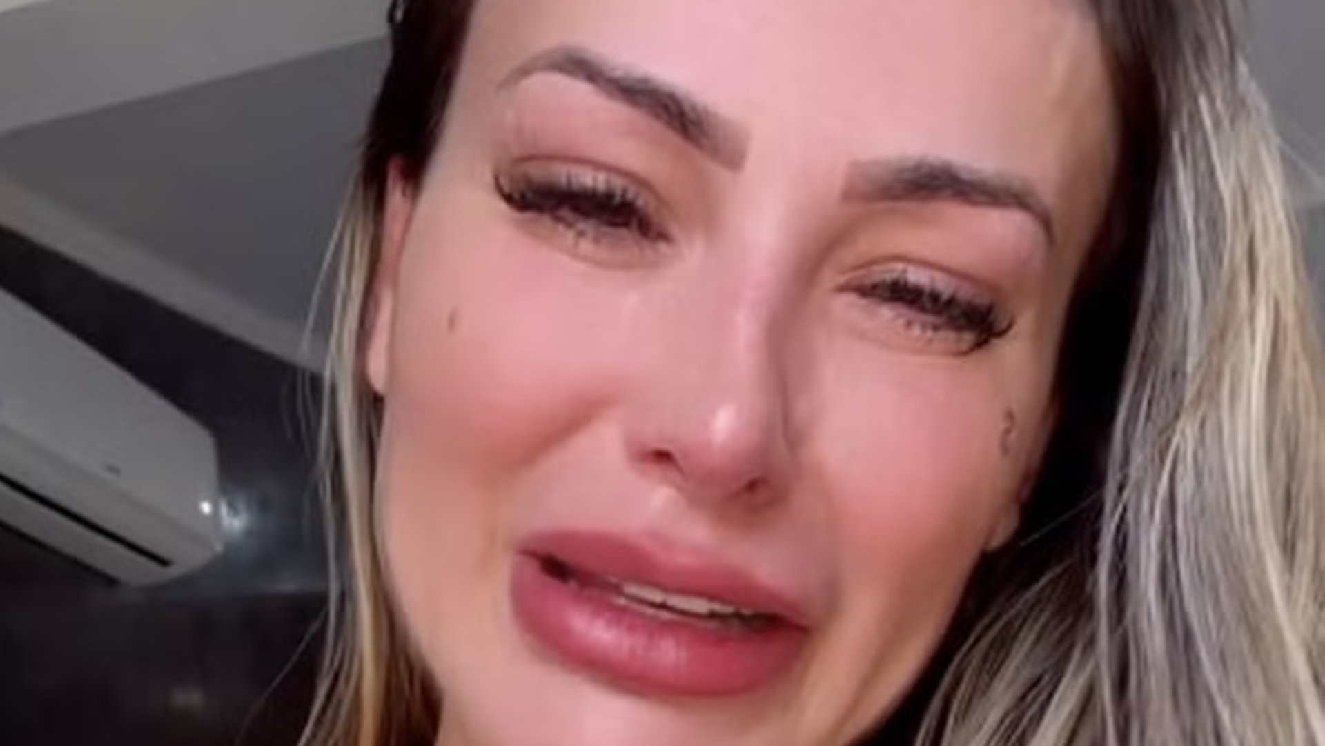 Andressa Urach finalmente descobre doença após três dias internada: ‘Como se fosse uma faca’