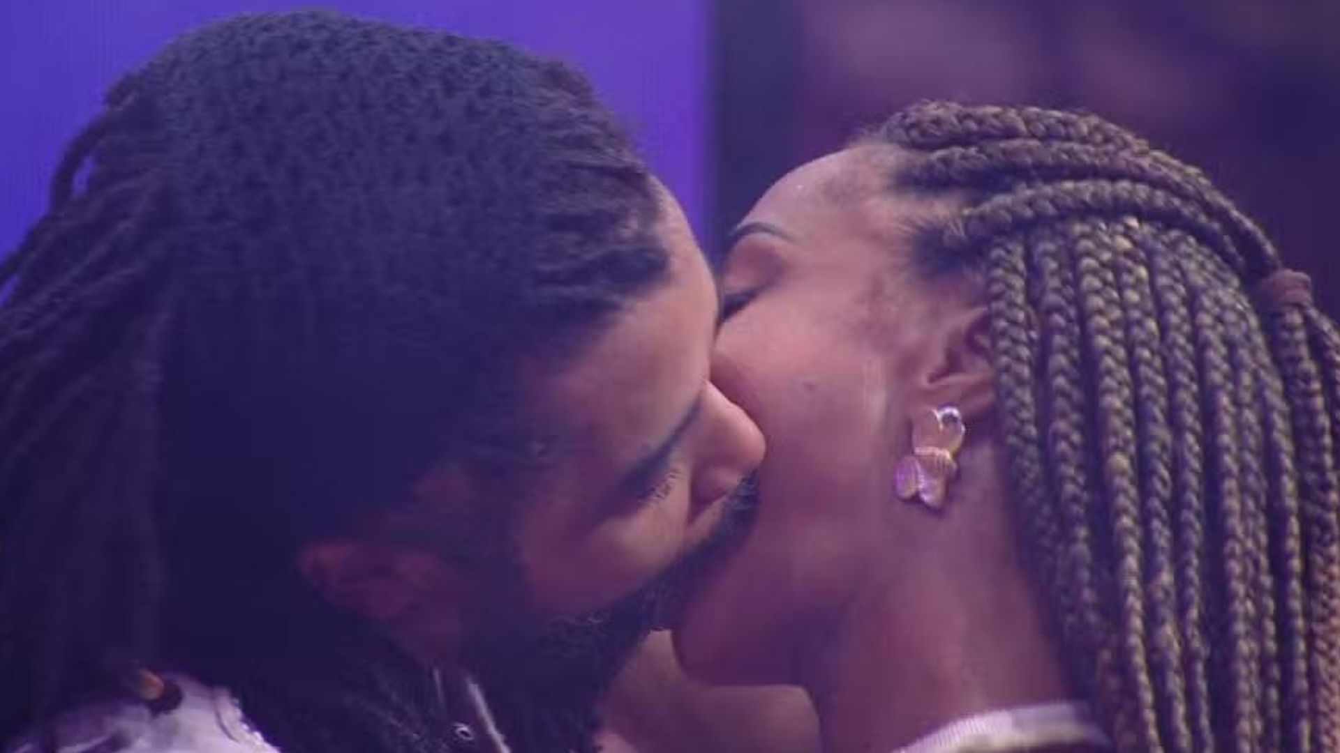 BBB25: Primeiro beijo de Diogo e Aline surpreende público: ‘O que é isso? Inveja’
