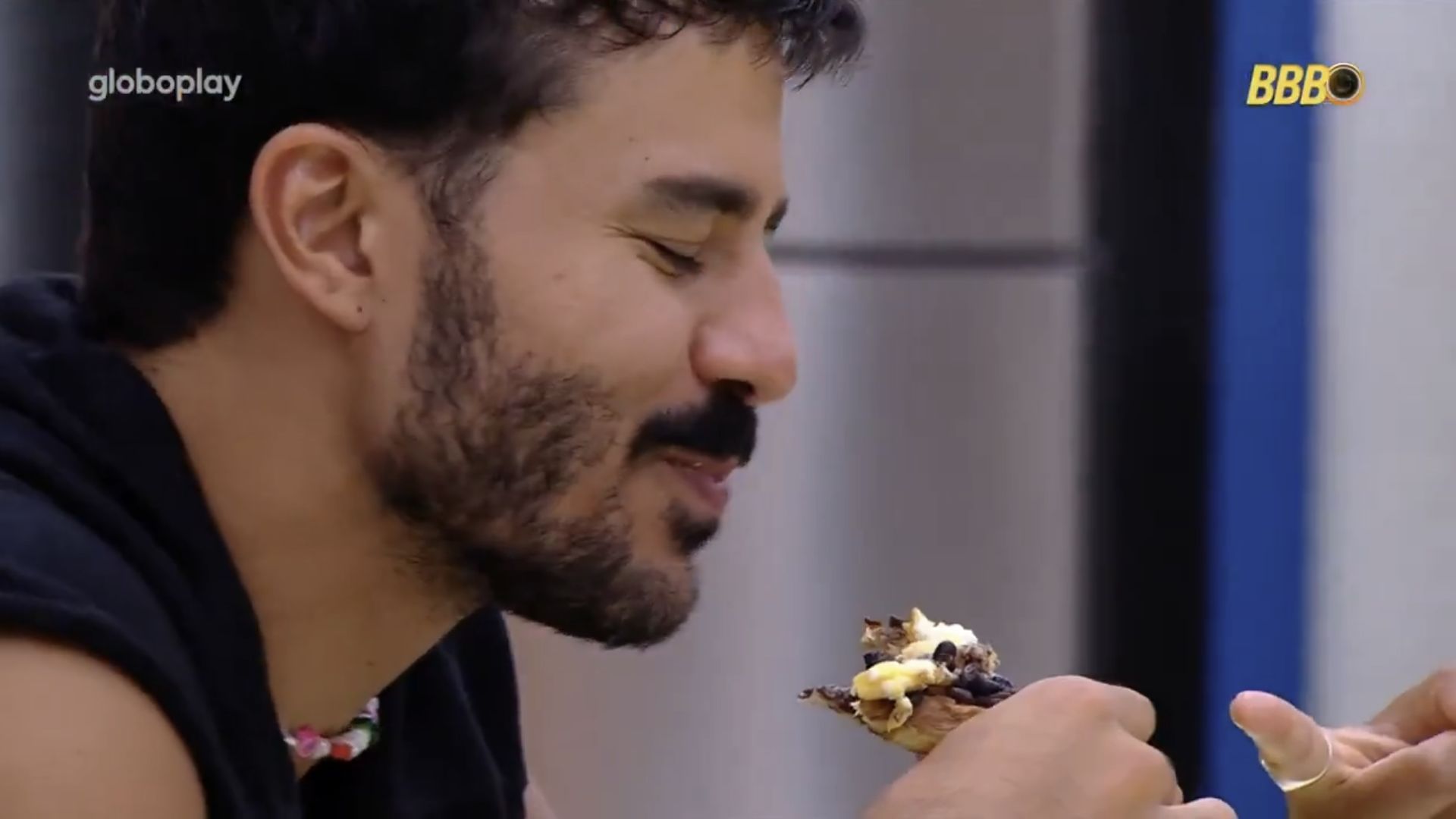 Larica? Especialista explica fome extrema de participantes do BBB durante a madrugada