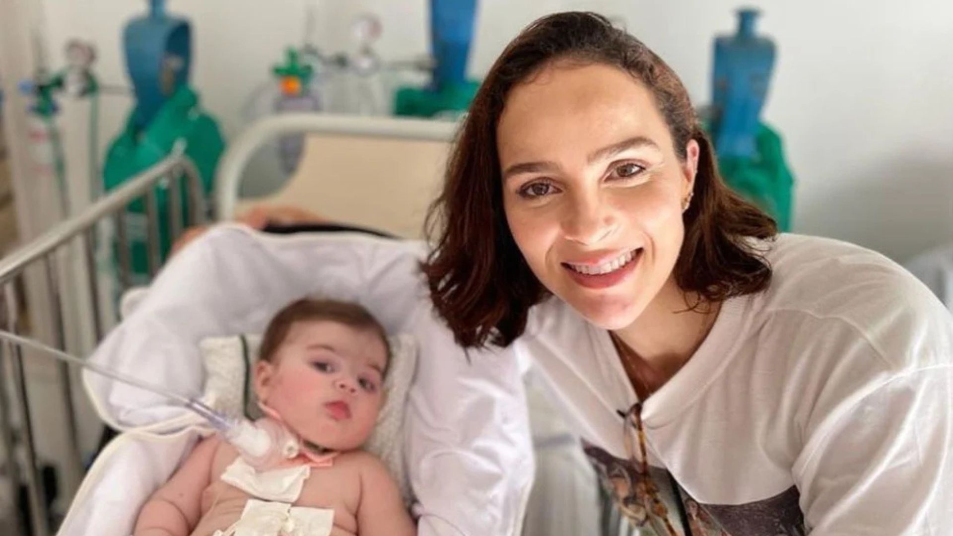 Pediatra fala sobre alta hospitalar de filha de Leticia Cazarré com condição rara: ‘Cuidados’