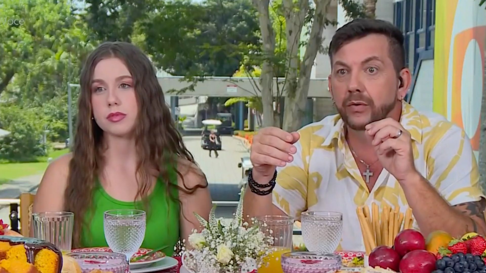 BBB 25: Edilberto e Raissa revelam desafios da vida nômade: ‘Minha casa é o ônibus’