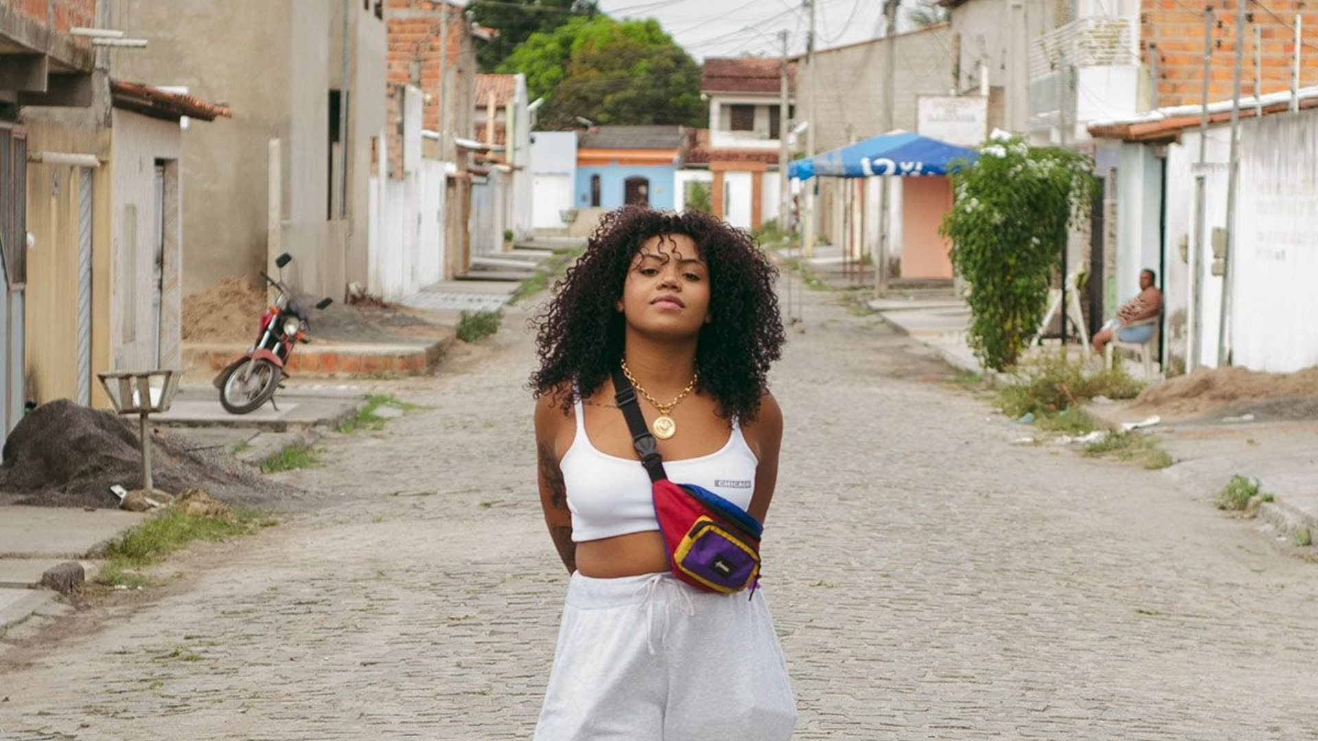 Com medo de facção criminosa, cantora baiana tira videoclipe da web: ‘Nunca me envolvi’