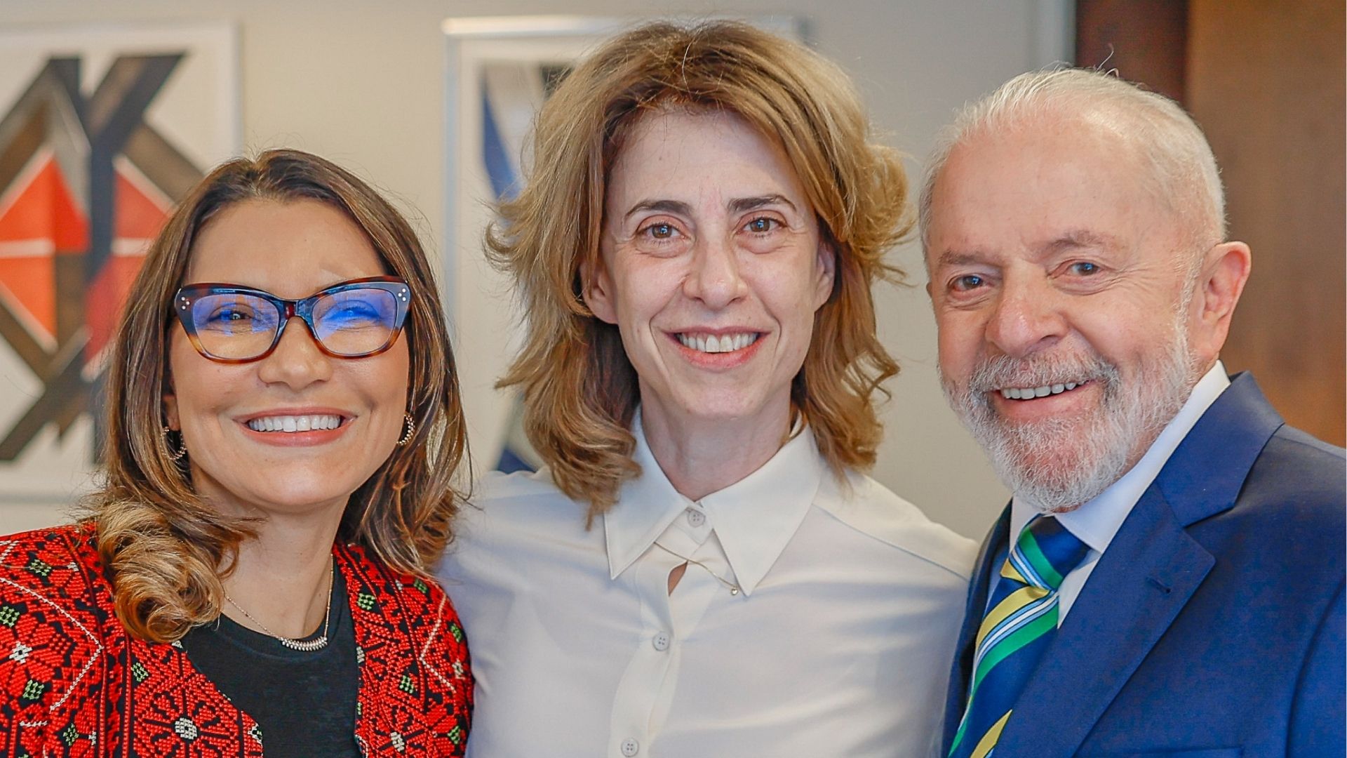 Lula publica homenagem a Fernanda Torres por vencer Globo de Ouro: ‘Orgulho do Brasil’