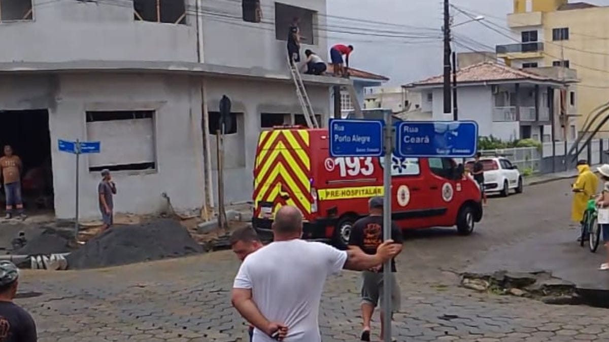 Trabalhador de 62 anos morre após receber choque elétrico em obra de prédio em SC