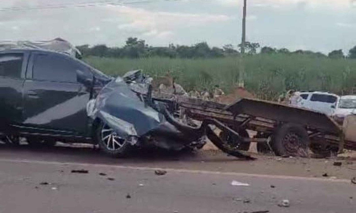 Cinco pessoas da mesma família morrem decapitadas em acidente