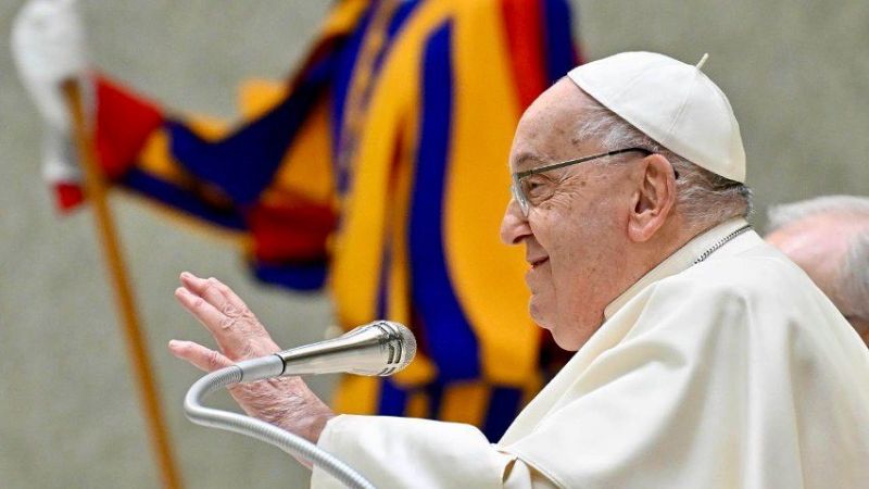 Após crises respiratórias, Papa apresenta novo diagnóstico, diz Vaticano