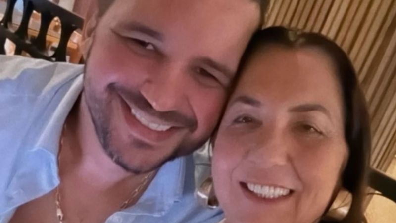 Após polêmica, mãe de Virgínia Fonseca celebra um mês de namoro: ‘Minha vida’