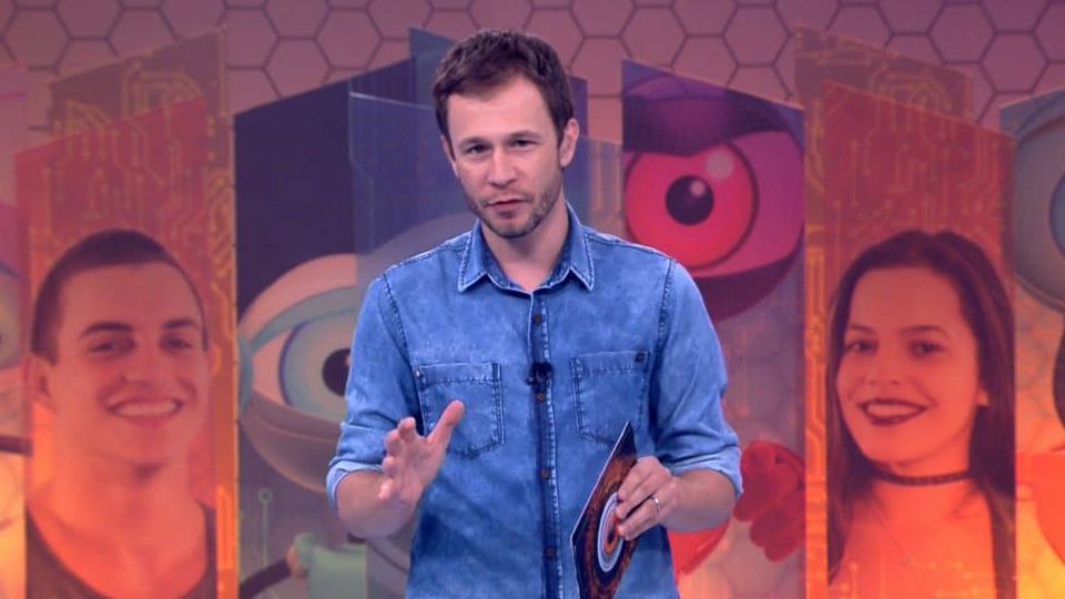 BBB 17 foi a primeira edição sem Pedro Bial; relembre estreia de Tiago Leifert
