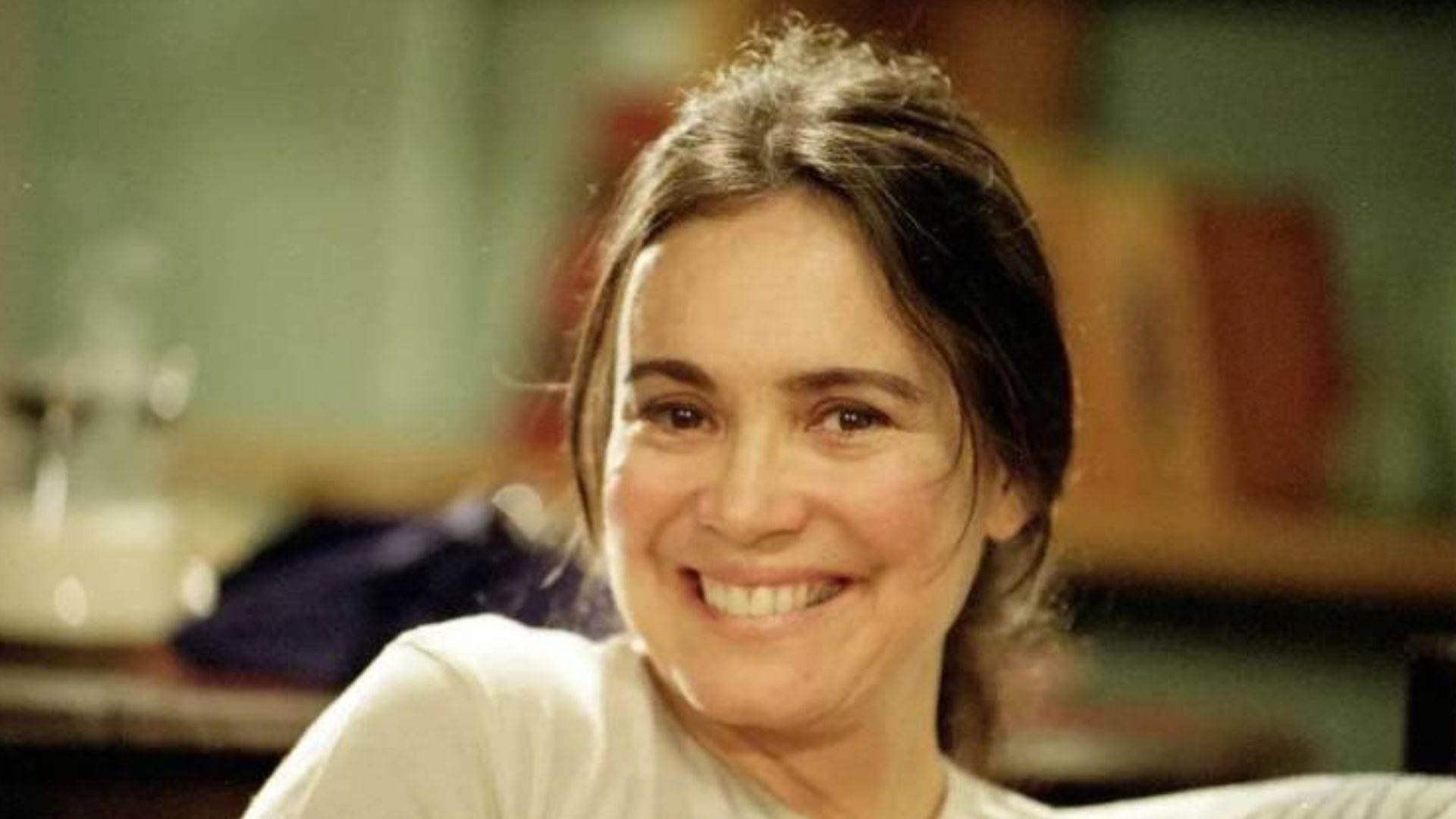 Regina Duarte celebra reprise de História de Amor: ‘Vai arrebentar a boca do balão’