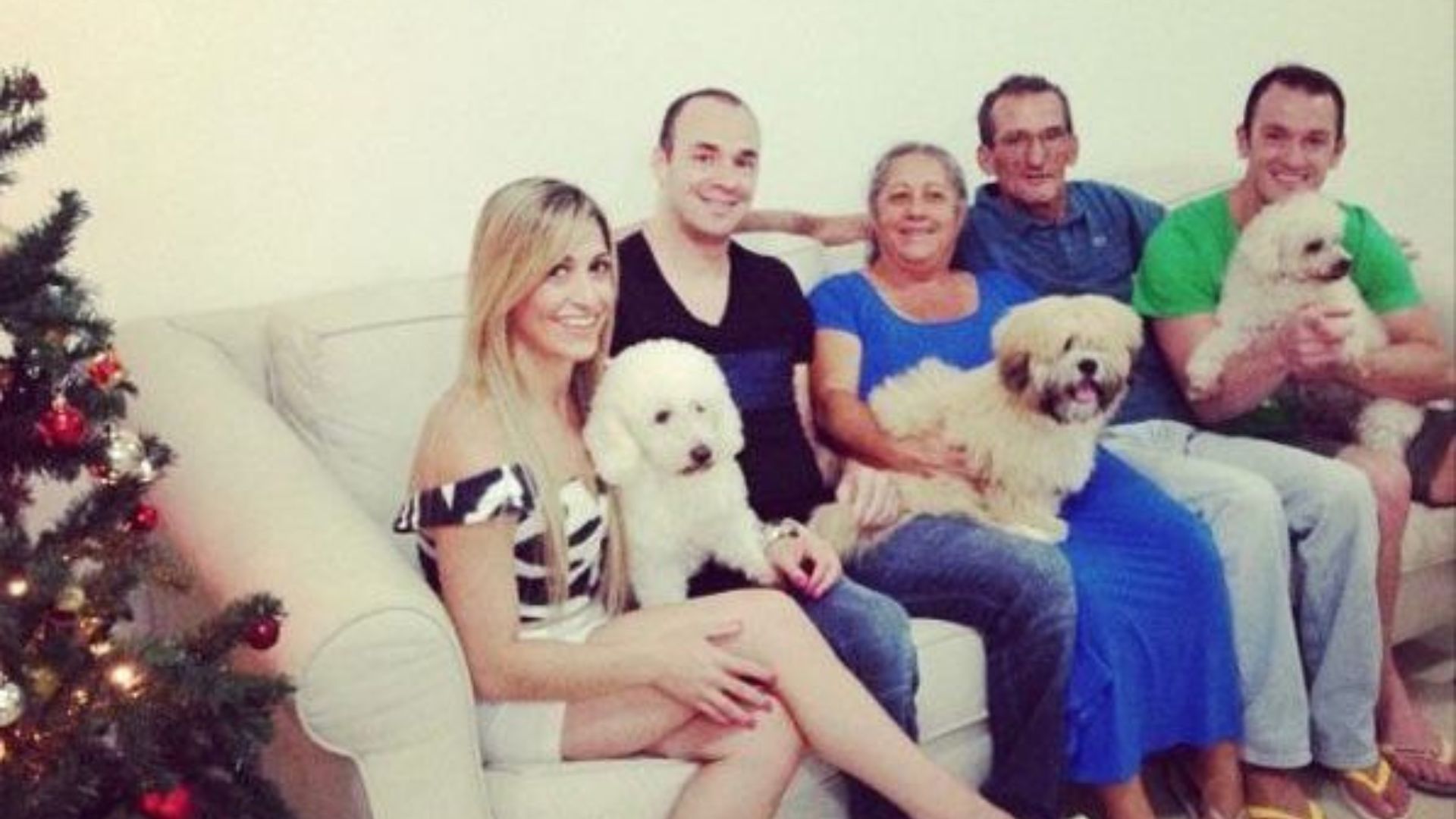 Cachorros de Daniele e Diego Hypolito sofrem com ida dos irmãos ao BBB: ‘Sentindo a mudança’