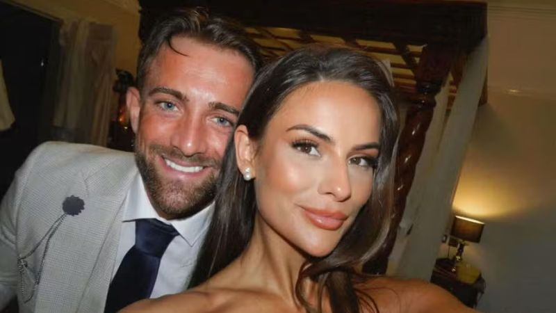 Casal desiste de festão de casamento e celebra união no McDonald’s: ‘Não queria gastar’