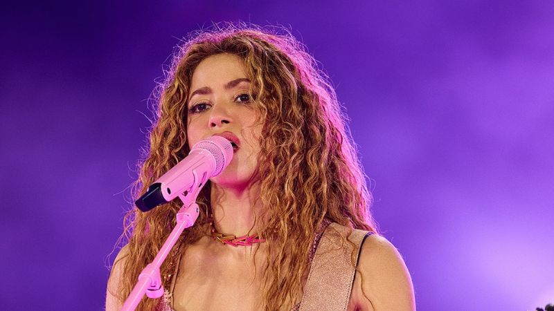 Como está Shakira? Cantora teria sido flagrada em hotel após alta hospitalar