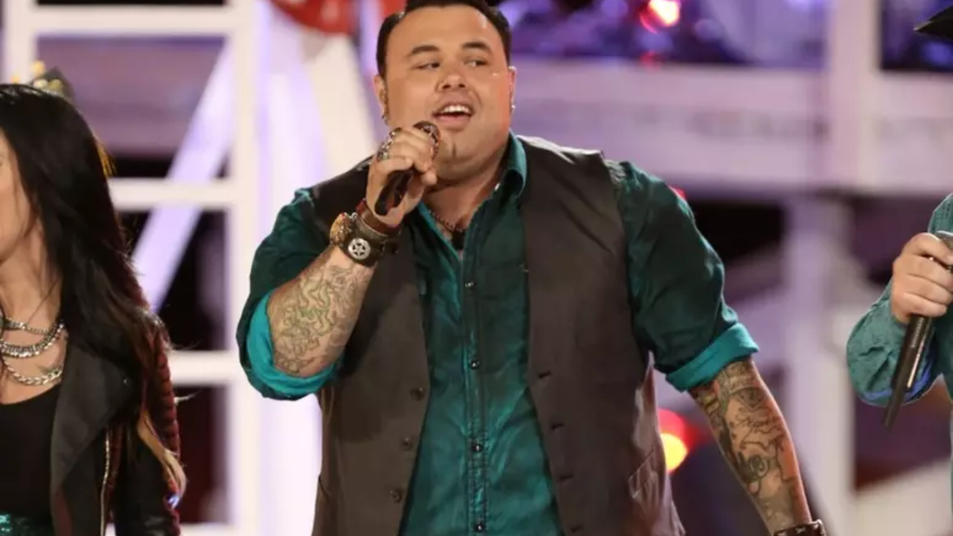 Ex-participante do The Voice morre após discussão com a noiva sobre casaco