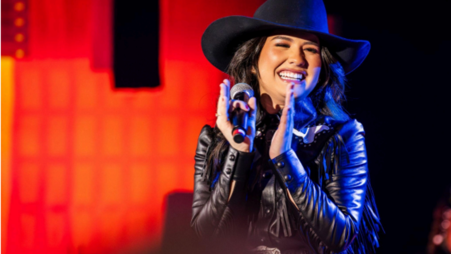 Fiorella lança novo álbum e desabafa sobre fase na carreira: ‘Trabalho intenso’