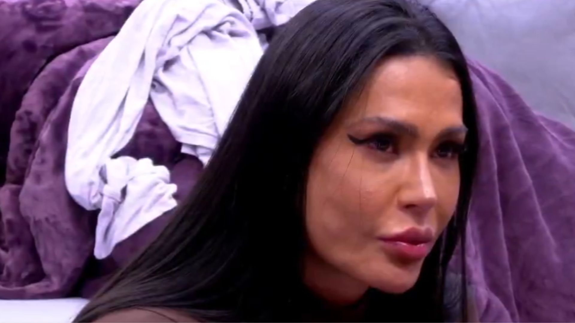 Fartura de ovos e ranço de Diogo: Como foram as primeiras 12 horas de Gracyanne no Quarto Secreto
