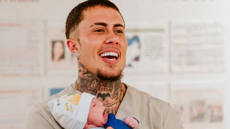 MC Daniel exibe rostinho do filho em novas fotos e se declara: ‘Orei tanto por sua vinda’