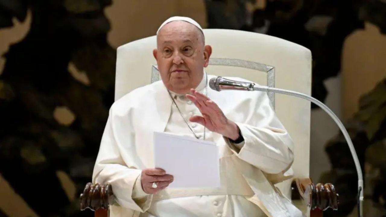 O que o Papa Francisco tem? Entenda o que é a doença que deixa a saúde do religioso em situação delicada