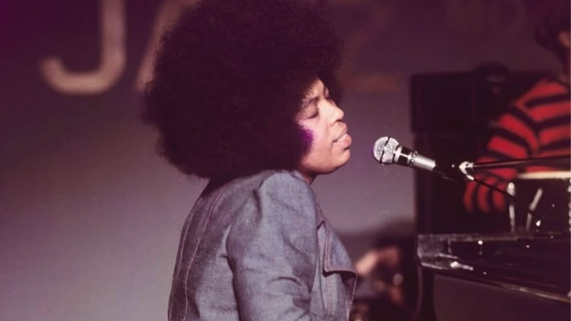 Música de luto: Roberta Flack morre aos 88 anos e deixa legado eterno