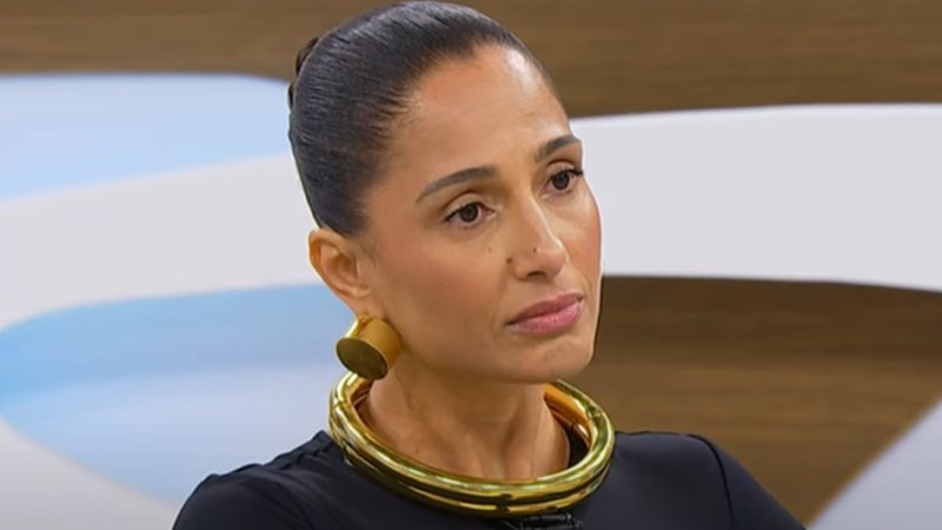 Após bomba ser descoberta, Camila Pitanga fica presa em Paris
